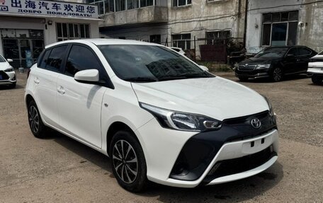 Toyota Yaris XP150 рестайлинг, 2022 год, 1 360 000 рублей, 2 фотография
