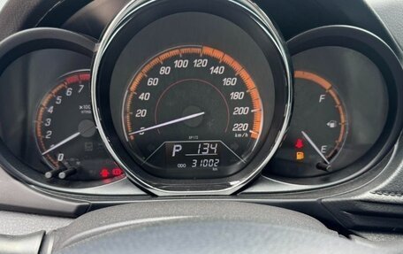 Toyota Yaris XP150 рестайлинг, 2022 год, 1 360 000 рублей, 8 фотография