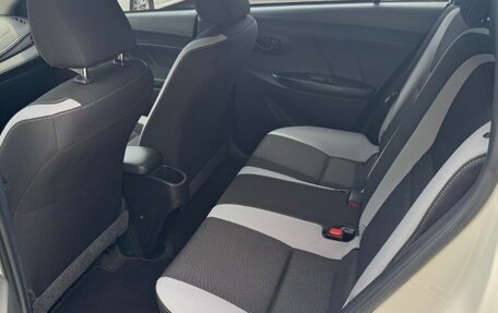 Toyota Yaris XP150 рестайлинг, 2022 год, 1 360 000 рублей, 9 фотография