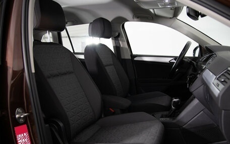 Volkswagen Tiguan II, 2020 год, 1 999 000 рублей, 11 фотография