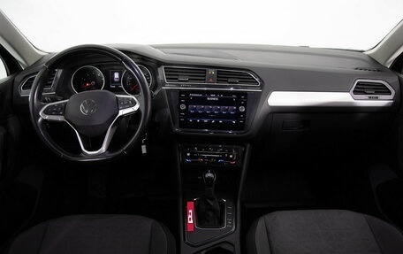 Volkswagen Tiguan II, 2020 год, 1 999 000 рублей, 9 фотография