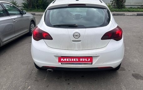 Opel Astra J, 2011 год, 400 000 рублей, 2 фотография