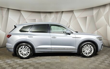 Volkswagen Touareg III, 2018 год, 4 850 000 рублей, 6 фотография