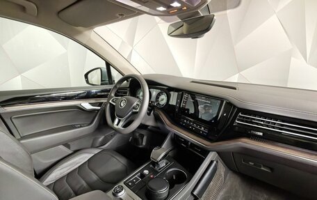 Volkswagen Touareg III, 2018 год, 4 850 000 рублей, 13 фотография