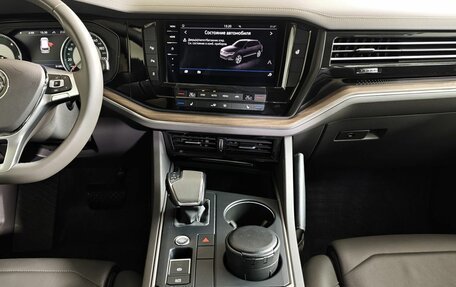 Volkswagen Touareg III, 2018 год, 4 850 000 рублей, 15 фотография