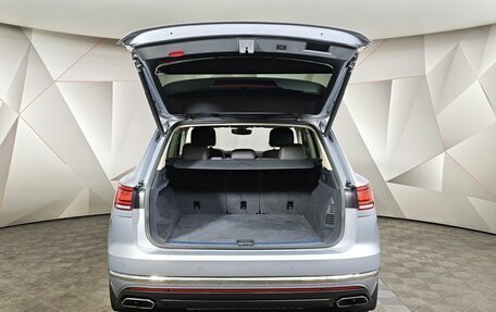 Volkswagen Touareg III, 2018 год, 4 850 000 рублей, 12 фотография