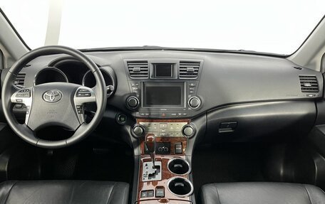 Toyota Highlander III, 2013 год, 2 149 000 рублей, 7 фотография
