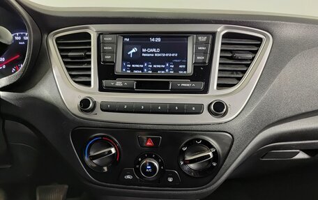 Hyundai Solaris II рестайлинг, 2019 год, 990 000 рублей, 15 фотография
