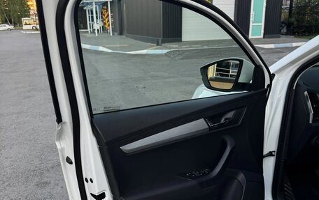 Skoda Karoq I, 2021 год, 2 320 000 рублей, 18 фотография