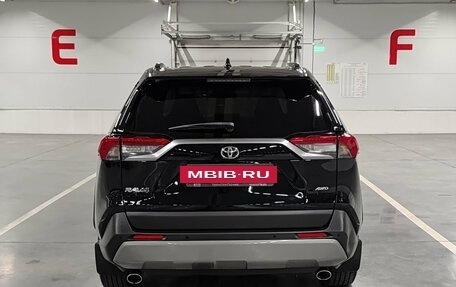 Toyota RAV4, 2020 год, 3 340 000 рублей, 6 фотография