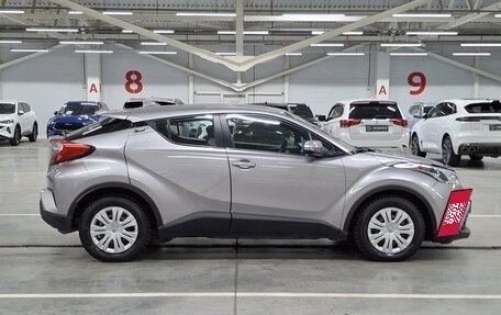 Toyota C-HR I рестайлинг, 2019 год, 2 125 000 рублей, 4 фотография