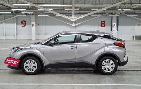 Toyota C-HR I рестайлинг, 2019 год, 2 125 000 рублей, 8 фотография