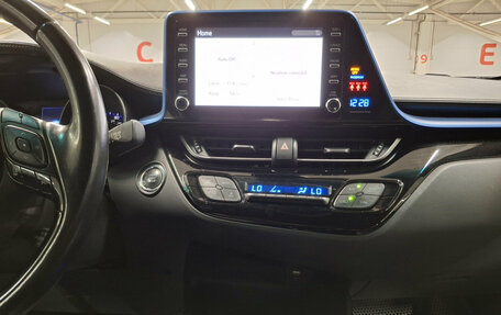 Toyota C-HR I рестайлинг, 2019 год, 2 125 000 рублей, 15 фотография