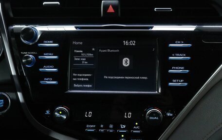 Toyota Camry, 2018 год, 2 300 000 рублей, 19 фотография