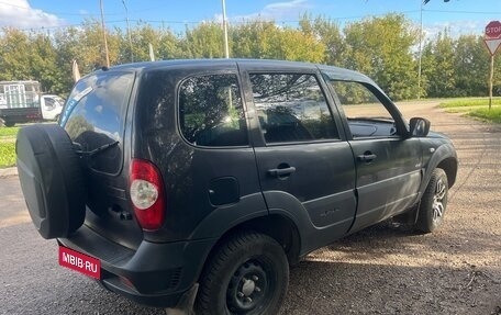 Chevrolet Niva I рестайлинг, 2017 год, 550 000 рублей, 5 фотография