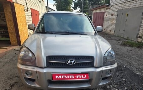 Hyundai Tucson III, 2007 год, 700 000 рублей, 1 фотография
