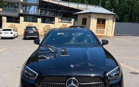 Mercedes-Benz E-Класс, 2020 год, 4 700 000 рублей, 2 фотография