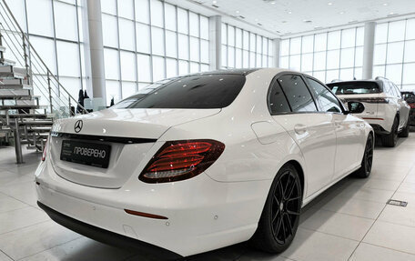 Mercedes-Benz E-Класс, 2018 год, 2 600 000 рублей, 5 фотография