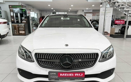 Mercedes-Benz E-Класс, 2018 год, 2 600 000 рублей, 2 фотография