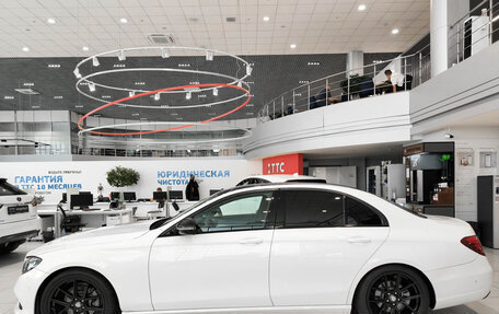 Mercedes-Benz E-Класс, 2018 год, 2 600 000 рублей, 8 фотография