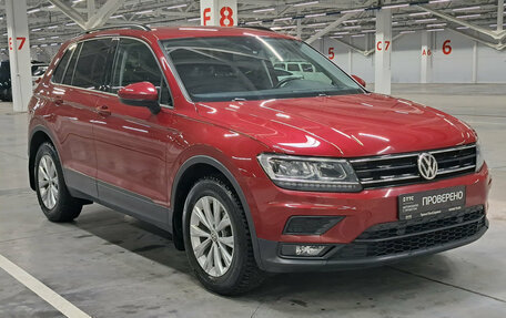 Volkswagen Tiguan II, 2019 год, 2 430 000 рублей, 3 фотография