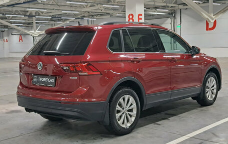 Volkswagen Tiguan II, 2019 год, 2 430 000 рублей, 6 фотография