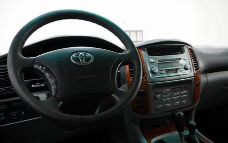 Toyota Land Cruiser 100 рестайлинг 2, 2003 год, 1 330 000 рублей, 13 фотография