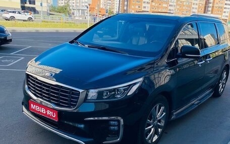 KIA Carnival III, 2019 год, 2 850 000 рублей, 1 фотография