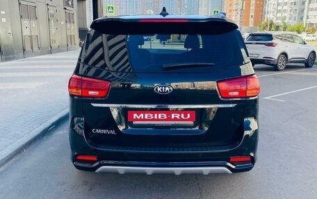 KIA Carnival III, 2019 год, 2 850 000 рублей, 5 фотография