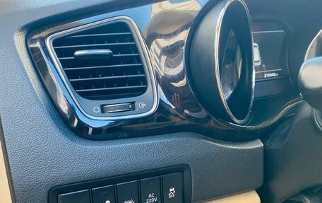 KIA Carnival III, 2019 год, 2 850 000 рублей, 12 фотография