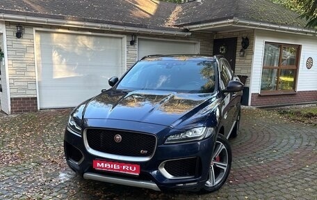 Jaguar F-Pace, 2017 год, 2 700 000 рублей, 1 фотография