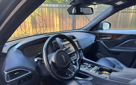 Jaguar F-Pace, 2017 год, 2 700 000 рублей, 6 фотография