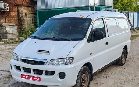 Hyundai H-1 II рестайлинг, 2002 год, 380 000 рублей, 1 фотография