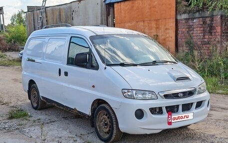 Hyundai H-1 II рестайлинг, 2002 год, 380 000 рублей, 2 фотография