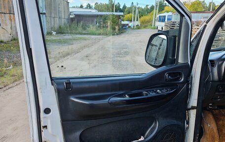 Hyundai H-1 II рестайлинг, 2002 год, 380 000 рублей, 9 фотография