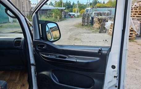Hyundai H-1 II рестайлинг, 2002 год, 380 000 рублей, 11 фотография