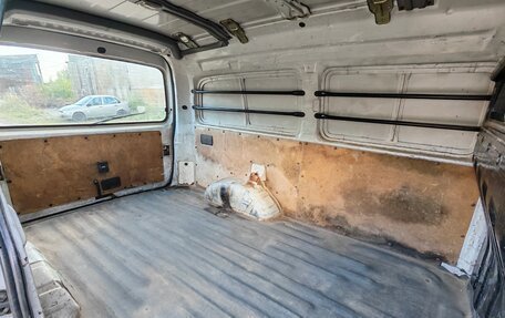 Hyundai H-1 II рестайлинг, 2002 год, 380 000 рублей, 12 фотография