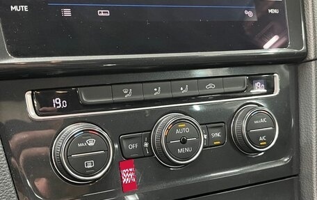 Volkswagen Golf VII, 2018 год, 1 779 900 рублей, 11 фотография