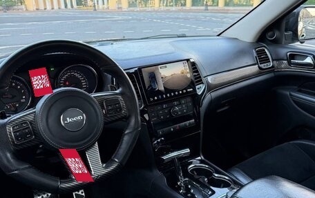 Jeep Grand Cherokee, 2012 год, 2 600 000 рублей, 28 фотография