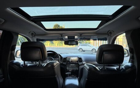 Jeep Grand Cherokee, 2012 год, 2 600 000 рублей, 31 фотография