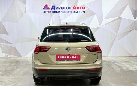 Volkswagen Tiguan II, 2020 год, 2 600 000 рублей, 8 фотография