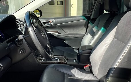 Toyota Camry, 2017 год, 2 800 000 рублей, 10 фотография