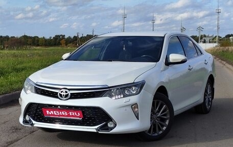 Toyota Camry, 2017 год, 1 900 000 рублей, 1 фотография