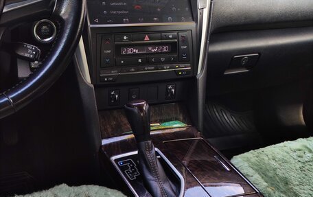 Toyota Camry, 2017 год, 1 900 000 рублей, 10 фотография