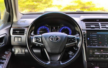 Toyota Camry, 2017 год, 1 900 000 рублей, 11 фотография