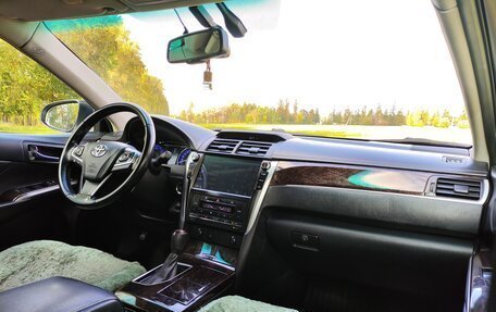 Toyota Camry, 2017 год, 1 900 000 рублей, 7 фотография
