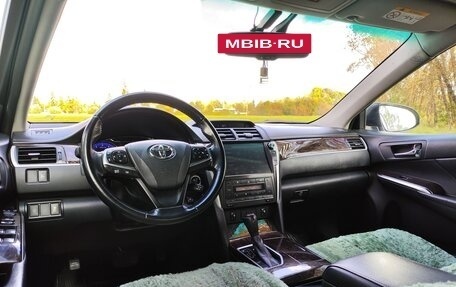 Toyota Camry, 2017 год, 1 900 000 рублей, 9 фотография