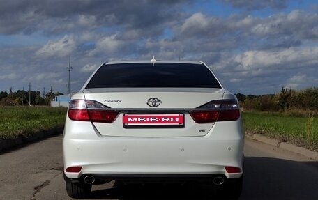 Toyota Camry, 2017 год, 1 900 000 рублей, 5 фотография