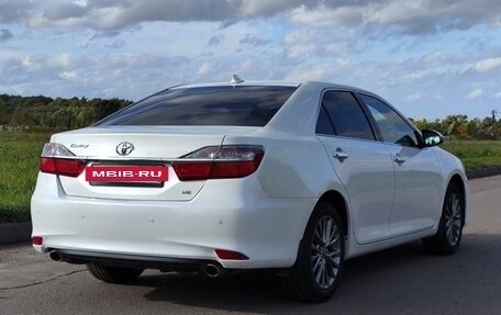 Toyota Camry, 2017 год, 1 900 000 рублей, 4 фотография