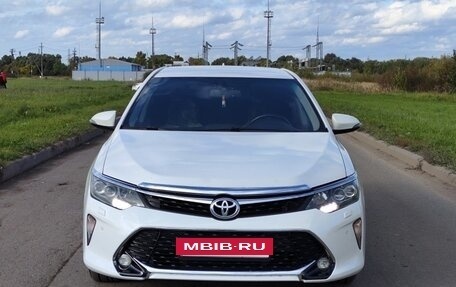 Toyota Camry, 2017 год, 1 900 000 рублей, 2 фотография